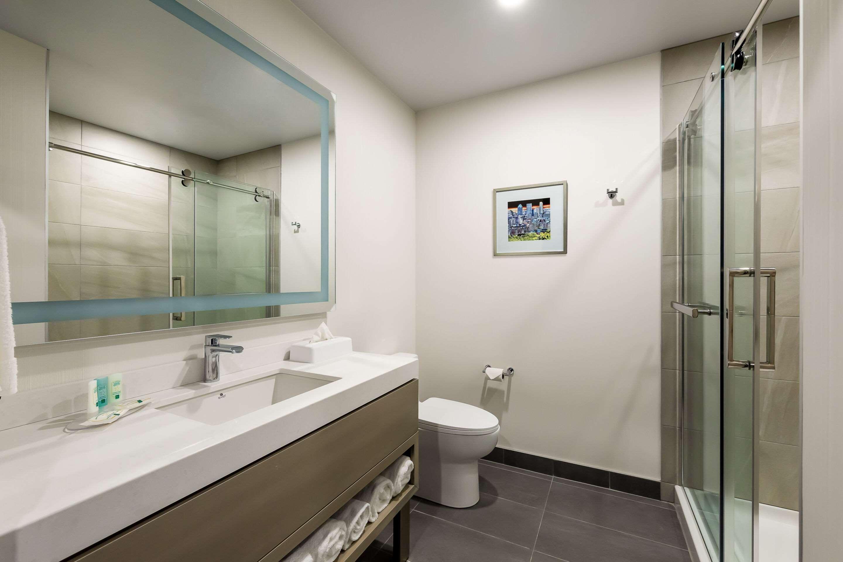 Quality Inn & Suites Brossard Luaran gambar