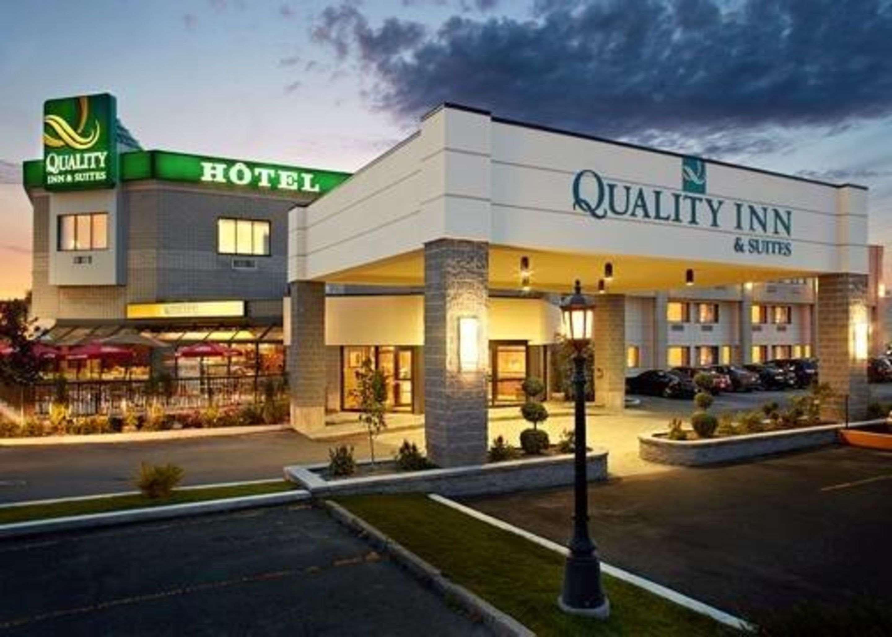 Quality Inn & Suites Brossard Luaran gambar