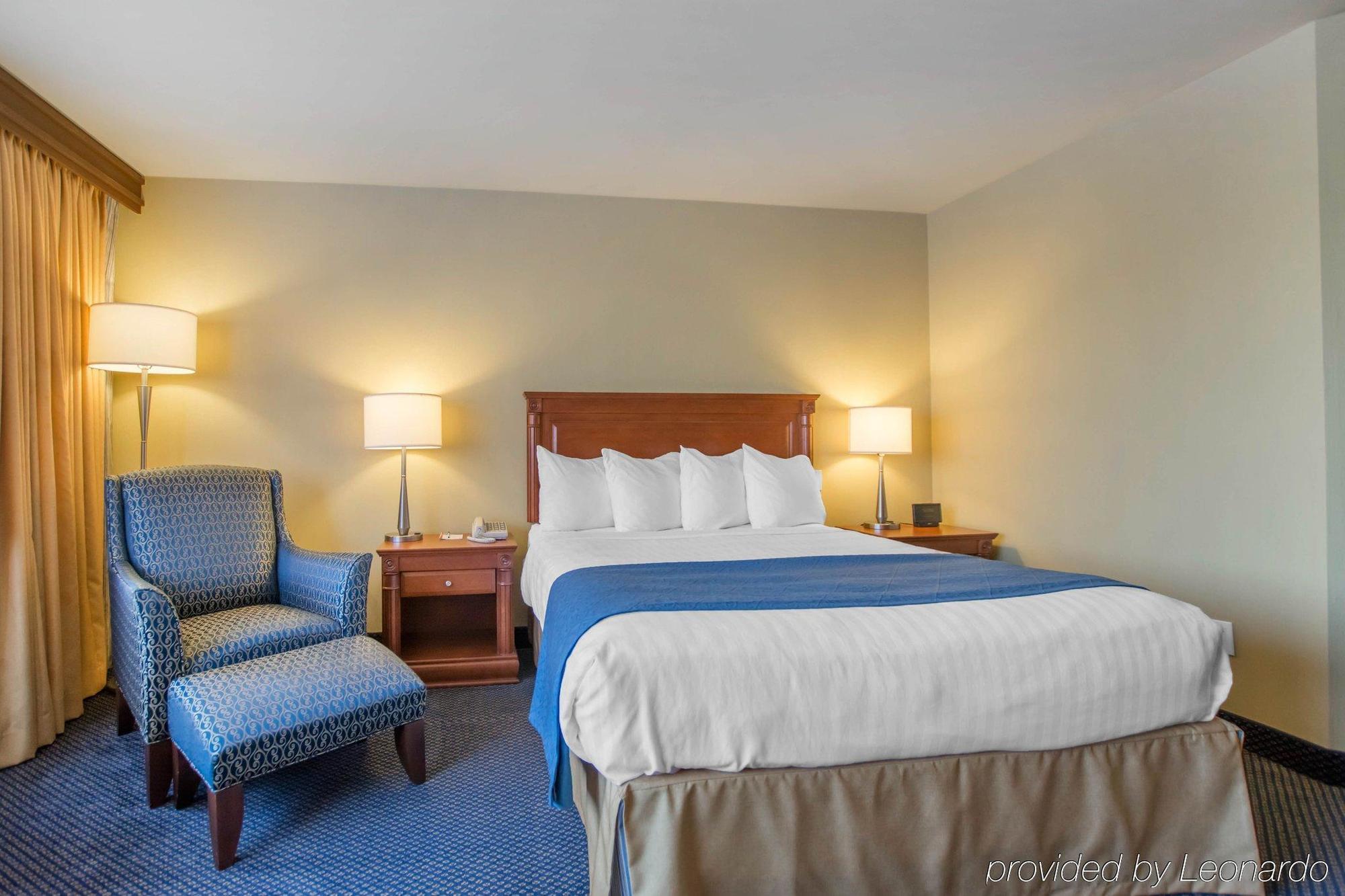 Quality Inn & Suites Brossard Luaran gambar